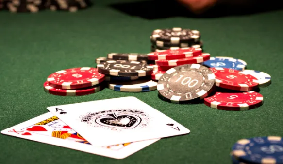Tham gia chơi Poker tại Luxvip với nhiều lợi ích